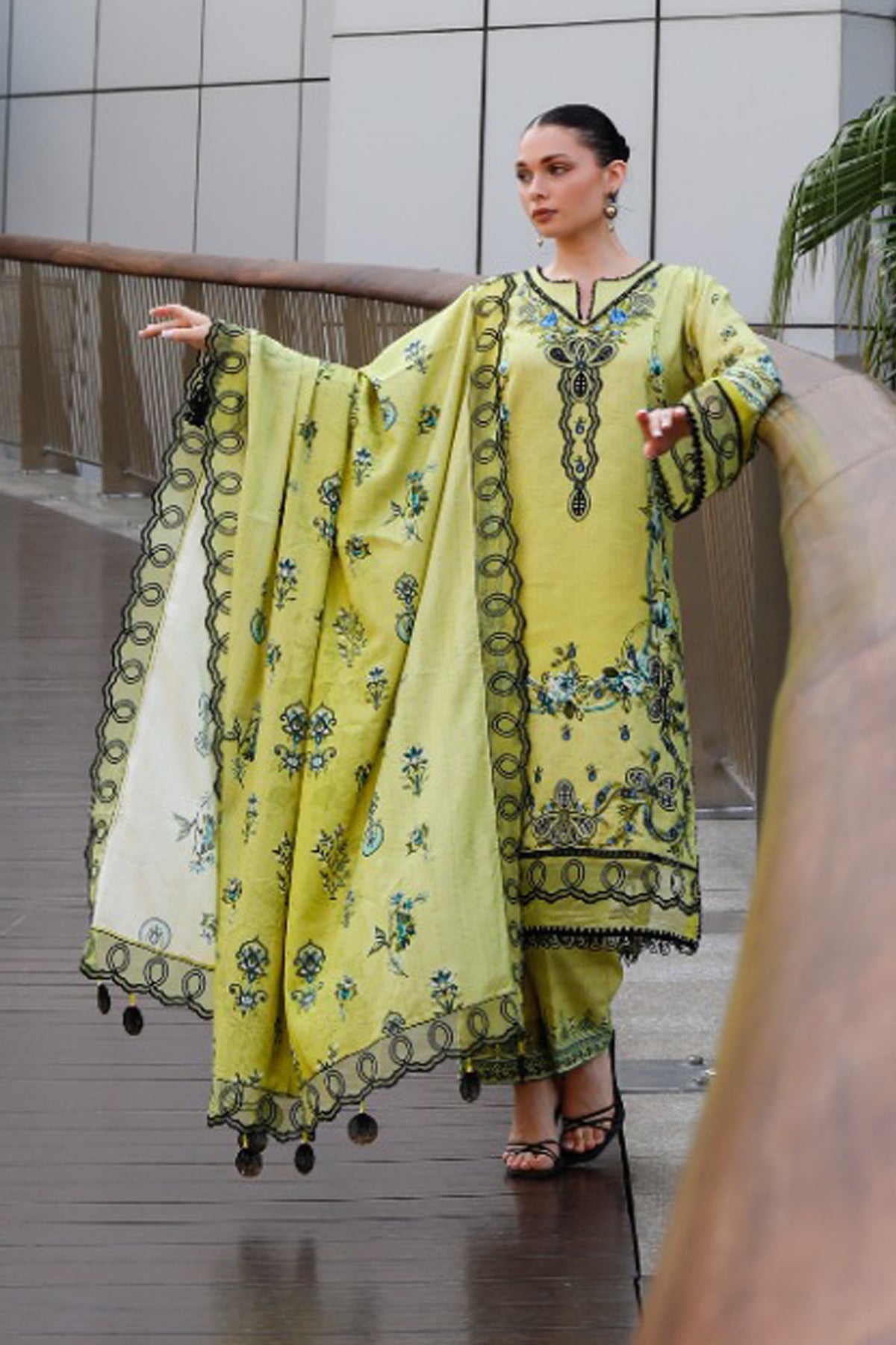Meemzey - Ready To Wear 3 pc Lawn Printed with Embroidery Suit - MZ - 1001
